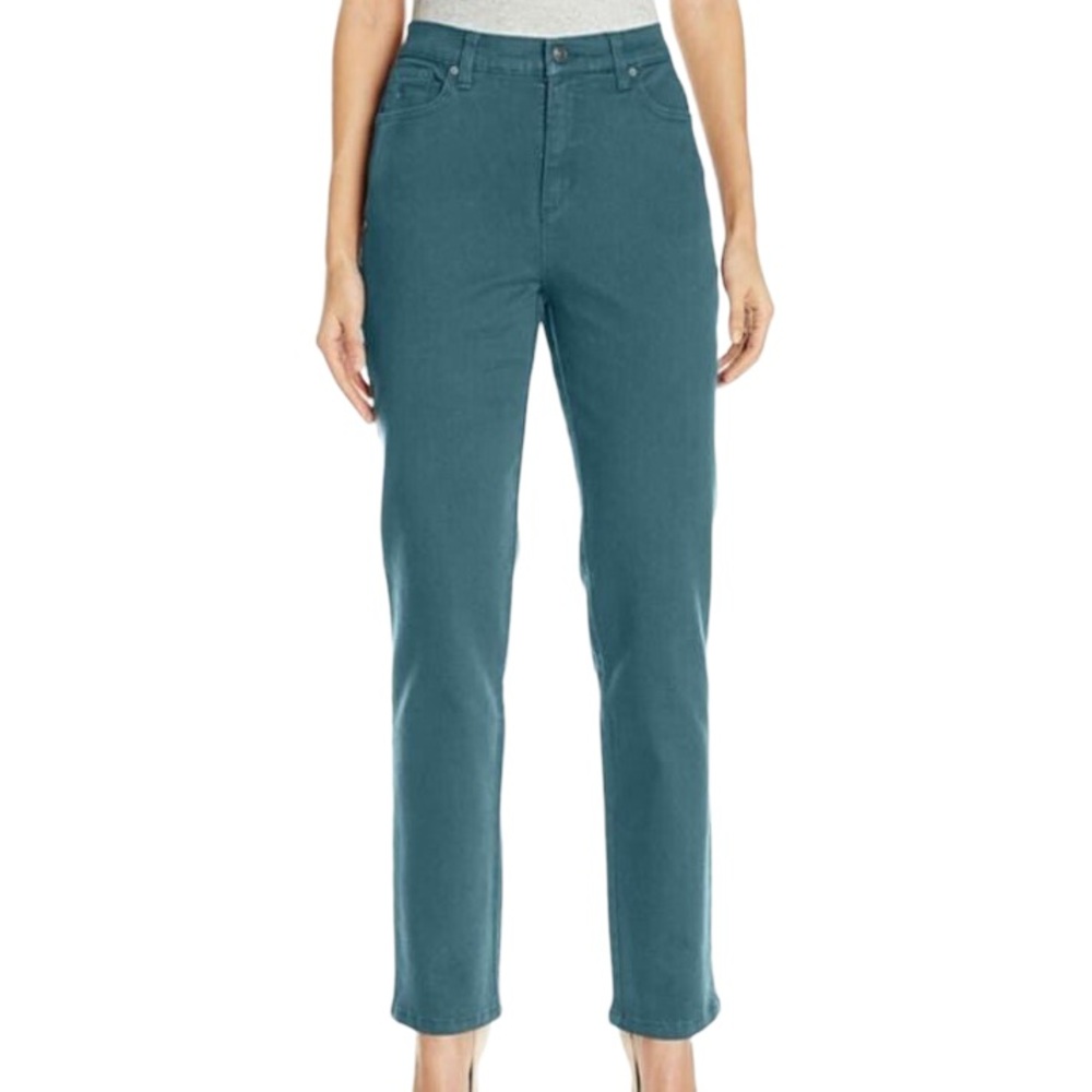 NWT Gloria Vanderbilt Amanda Blue Denim, Size 6